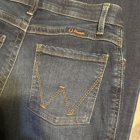 Wrangler Denim - 693.  Wrangler Women's Boot Cut Jeans - Indigo 7x 32